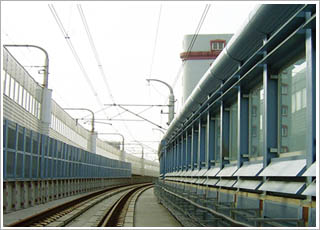 ���F����