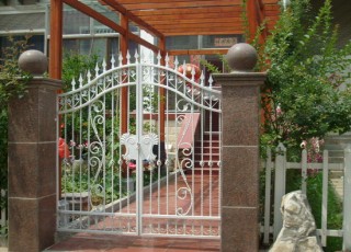 噴塑鐵藝護(hù)欄 噴塑鐵藝護(hù)欄